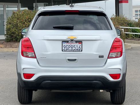 Used 2022 Chevrolet Trax LS w/ Tint and Cruise Package FWD image 8