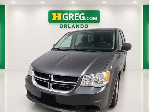 Used 2018 Dodge Grand Caravan SE w/ UConnect Hands-Free Group FWD image 7
