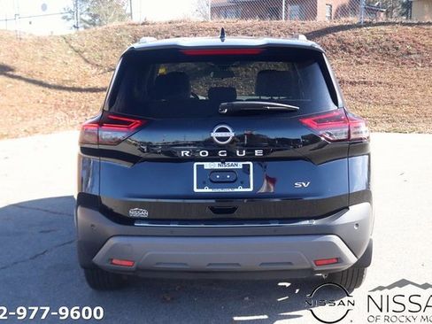 Used 2023 Nissan Rogue SV w/ SV Premium B Package image 6