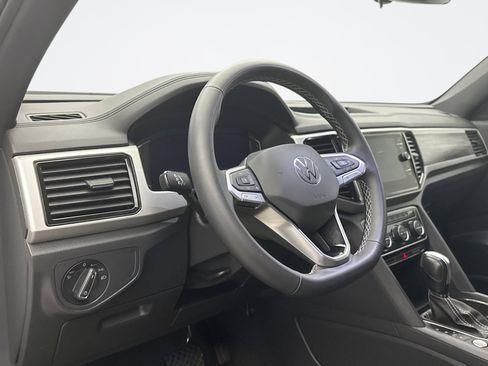 Used 2023 Volkswagen Atlas Cross Sport SE image 7