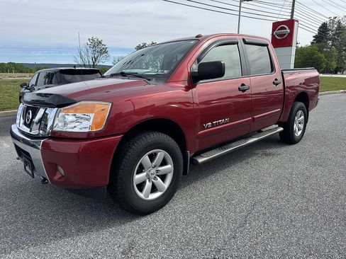 Used 2014 Nissan Titan SV w/ SV Value Truck Package AWD/4WD image 6