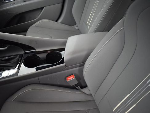 Used 2022 Hyundai Elantra SEL w/ Convenience Package image 15