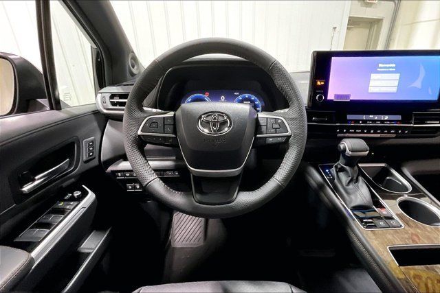 Certified 2026 Toyota Sienna Limited AWD/4WD image 6