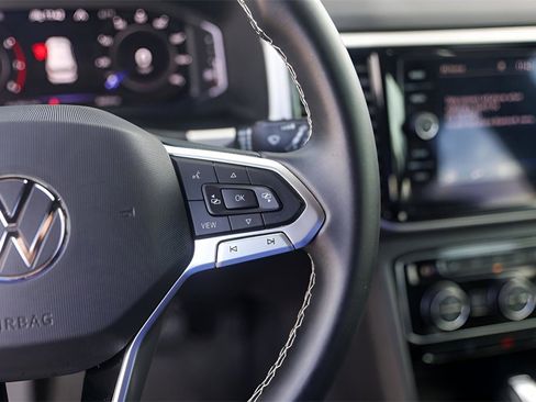 Used 2022 Volkswagen Atlas Cross Sport SE image 15