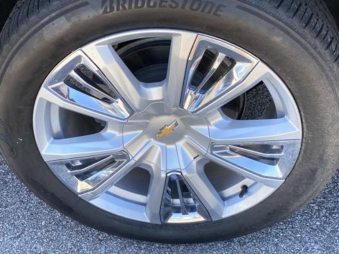 Used 2024 Chevrolet Suburban High Country w/ Premium Package 2 image 29