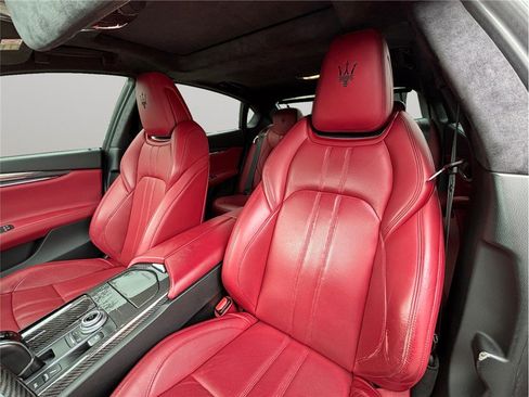 Used 2018 Maserati Quattroporte GTS GranSport image 19