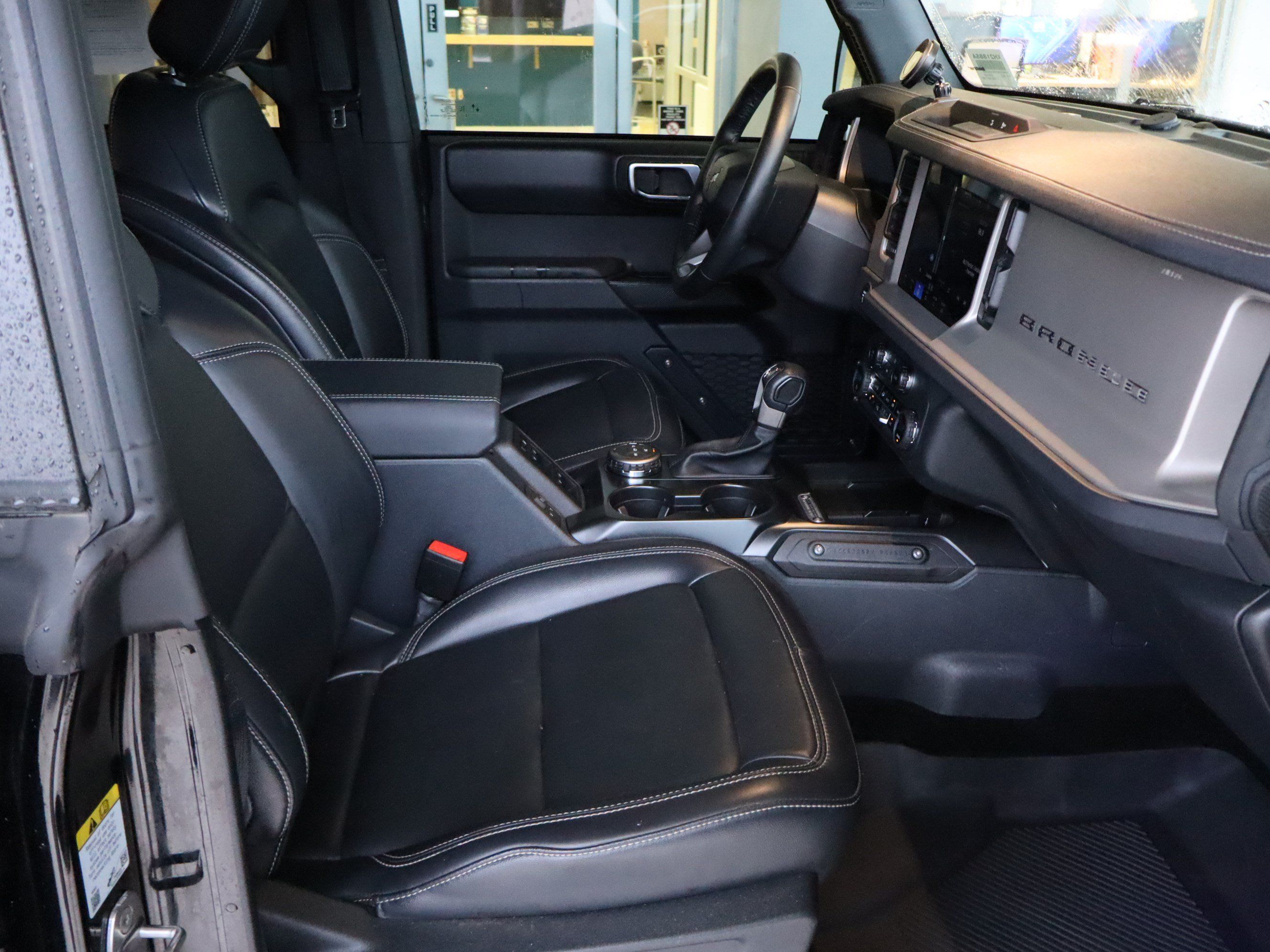 Used 2025 Ford Bronco Outer Banks w/ Matte Film Protection Package AWD/4WD image 39