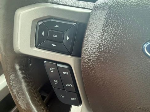 Used 2017 Ford F150 King Ranch w/ Equipment Group 601A Luxury AWD/4WD image 31