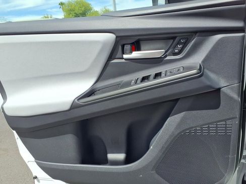 New 2026 Subaru Uncharted AWD image 19