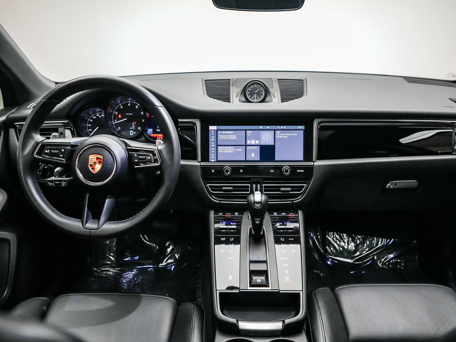 Certified 2024 Porsche Macan AWD/4WD image 15