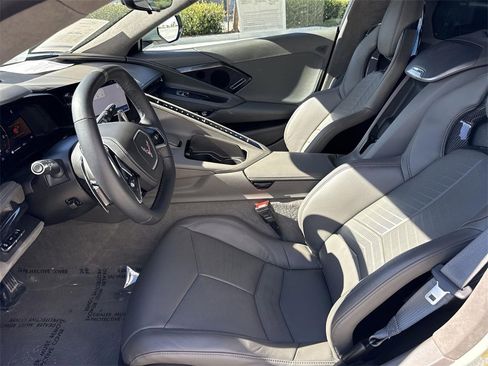 Used 2024 Chevrolet Corvette Stingray Premium Cpe w/ Z51 Performance Package image 17