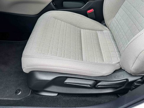 Used 2025 Honda HR-V LX image 15