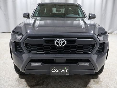 Used 2025 Toyota Tacoma TRD Off-Road image 7