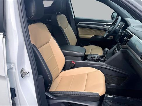 Used 2023 Volkswagen Atlas Cross Sport SEL AWD/4WD image 8