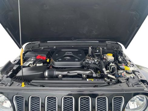 Used 2020 Jeep Wrangler Unlimited Sahara AWD/4WD image 28