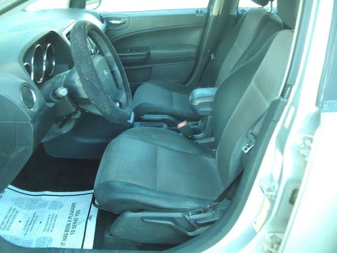 Used 2010 Dodge Caliber SXT FWD image 9