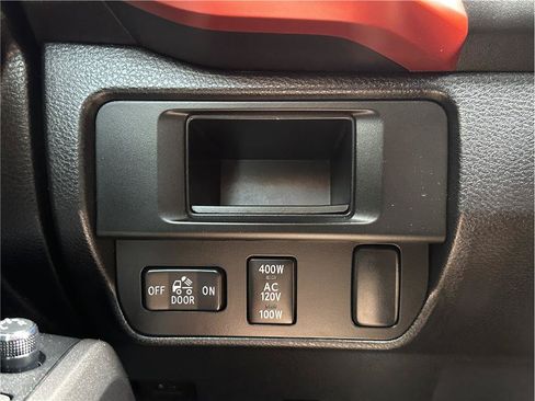 Used 2016 Toyota Tacoma TRD Off-Road AWD/4WD image 28