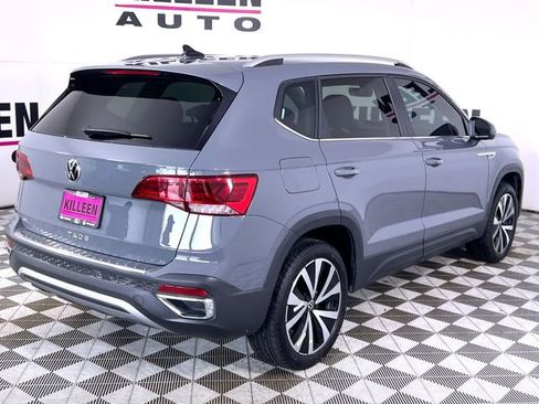 Used 2024 Volkswagen Taos SE image 7