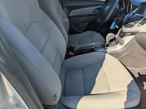 Used 2016 Chevrolet Cruze LT w/ Technology Package image 27