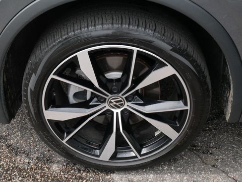 Certified 2024 Volkswagen Tiguan SEL R-Line w/ MDO Package, Two-Row AWD/4WD image 15