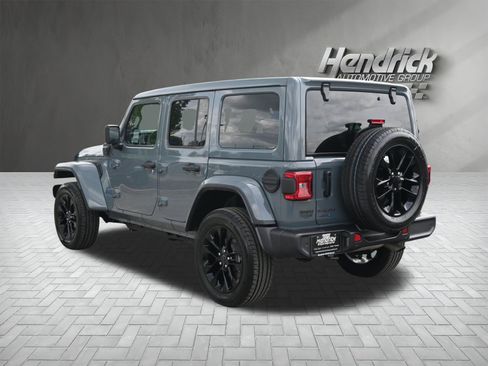 Used 2025 Jeep Wrangler Sahara w/ Safety Group image 11