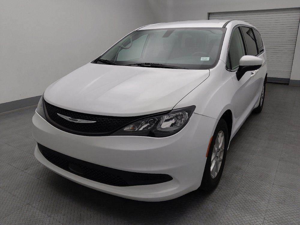 Used 2022 Chrysler Voyager LX FWD image 15