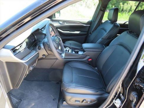 Certified 2026 Jeep Grand Cherokee Limited AWD/4WD image 15