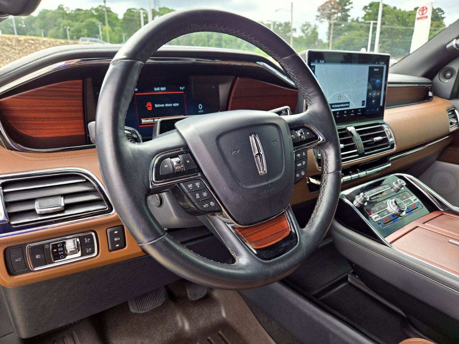 Used 2023 Lincoln Navigator Reserve AWD/4WD image 10