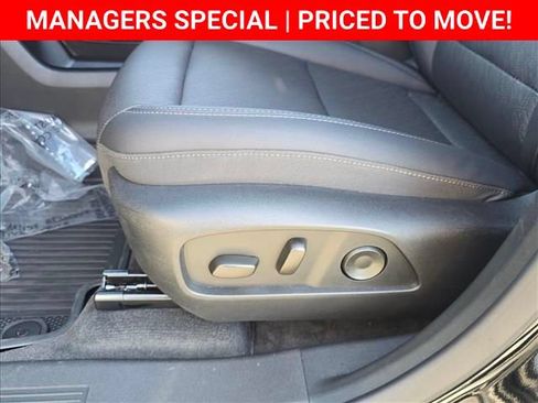 New 2026 Chevrolet Equinox LT w/ Convenience Package II FWD image 16