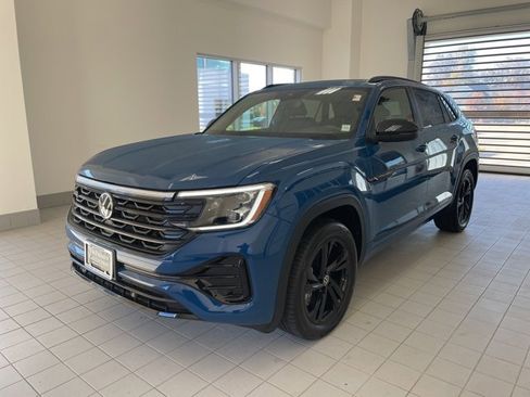 Used 2025 Volkswagen Atlas Cross Sport SEL R-Line image 1