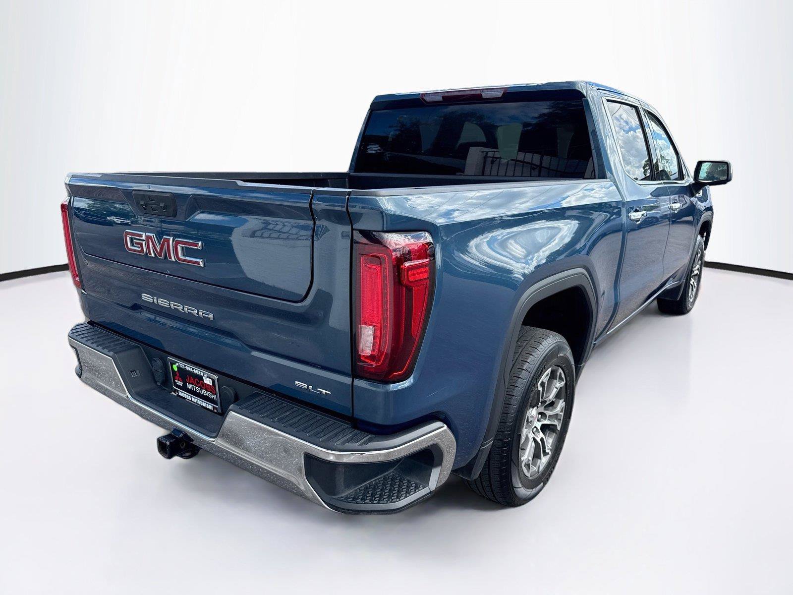 Used 2024 GMC Sierra 1500 SLT RWD image 5