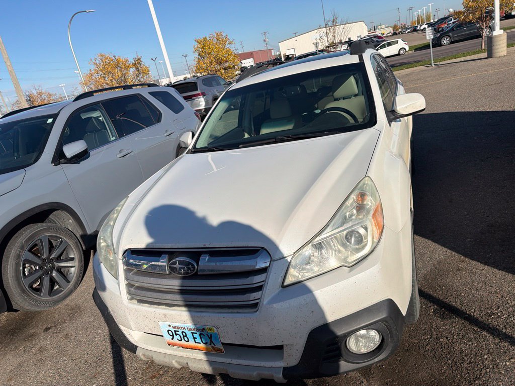 Used 2013 Subaru Outback 2.5i Limited w/ Moonroof Pkg AWD/4WD image 10