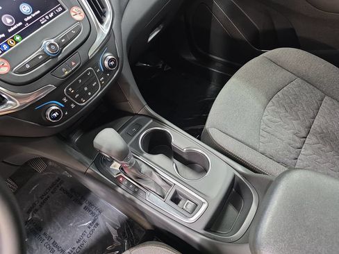 Used 2024 Chevrolet Equinox LT AWD/4WD image 24