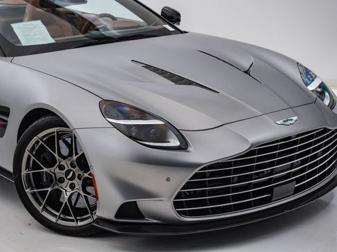 Used 2026 Aston Martin Vanquish Convertible RWD image 4
