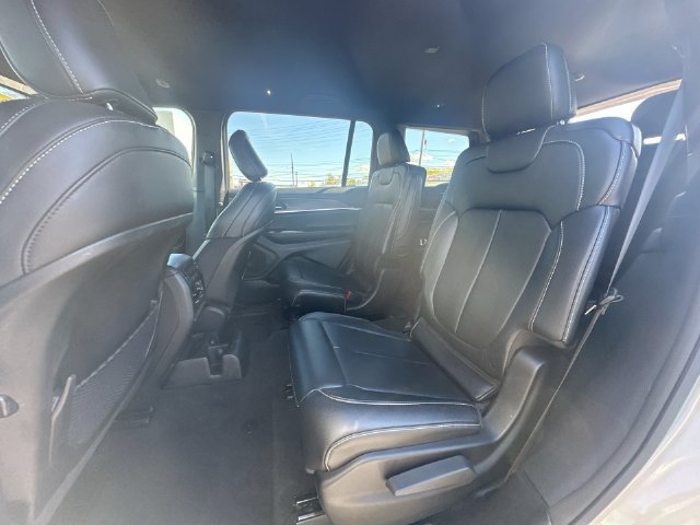 Used 2024 Jeep Grand Cherokee L Limited AWD/4WD image 25