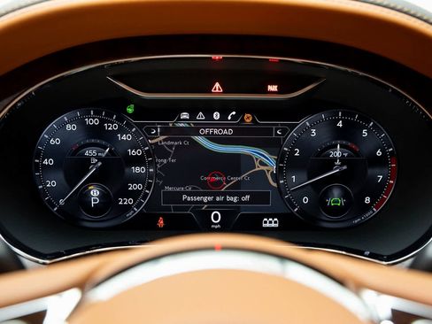 Used 2023 Bentley Flying Spur W12 image 22