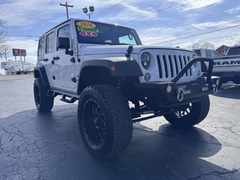 Used 2016 Jeep Wrangler Unlimited Sport w/ Connectivity Group image 8