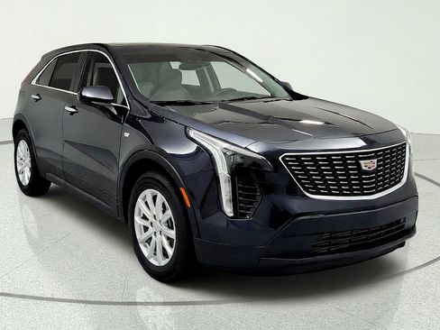 Certified 2023 Cadillac XT4 Luxury w/ Cold Weather Package FWD image 7