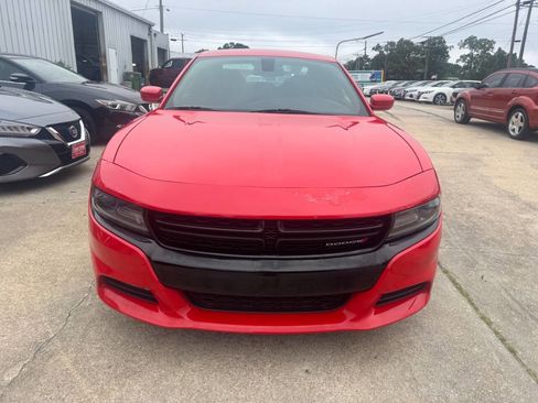 Used 2015 Dodge Charger SXT image 3