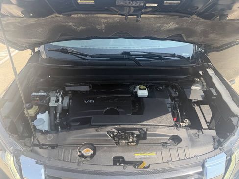Used 2019 Nissan Pathfinder S AWD/4WD image 22