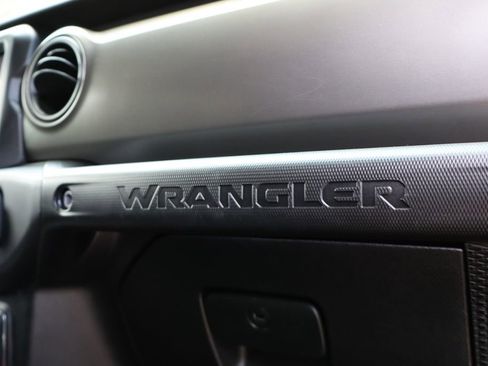 Used 2018 Jeep Wrangler Unlimited Sport S AWD/4WD image 48