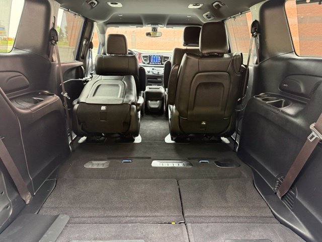 Used 2020 Chrysler Pacifica Touring-L FWD image 8