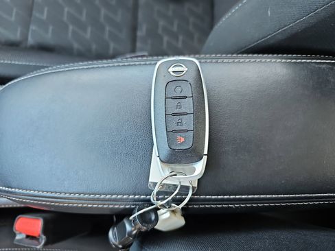 Used 2023 Nissan Kicks SV image 17