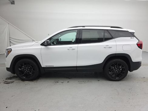 Used 2023 GMC Terrain SLT w/ Tech Package AWD/4WD image 8