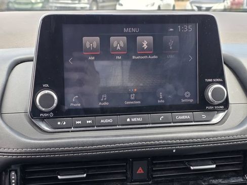 Used 2021 Nissan Rogue SV AWD/4WD image 10