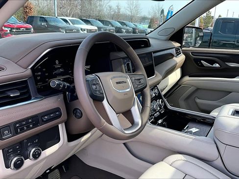 Used 2024 GMC Yukon Denali image 14