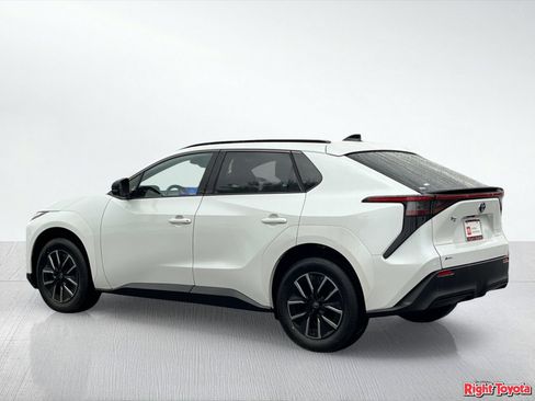 Certified 2026 Toyota bZ FWD image 5