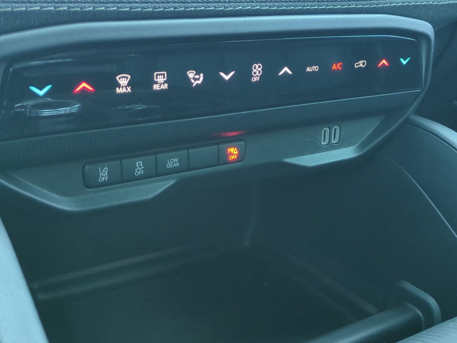 New 2026 Jeep Cherokee Laredo AWD/4WD image 30