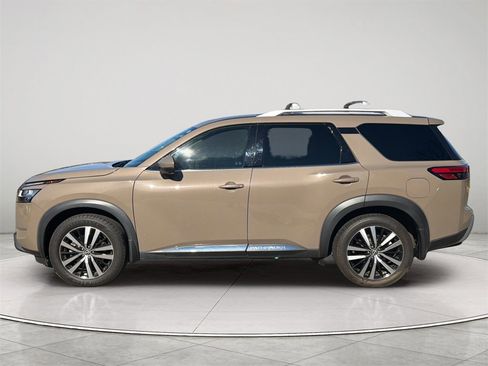Used 2023 Nissan Pathfinder Platinum w/ Cargo Package image 16