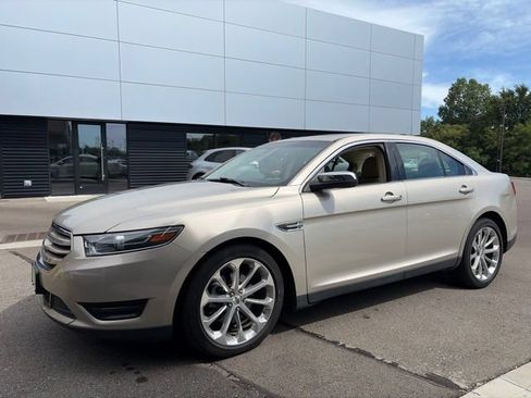 Used 2018 Ford Taurus Limited FWD image 5